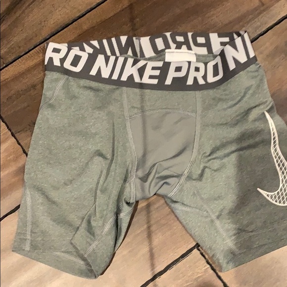 nike biker shorts - Picture 4 of 4